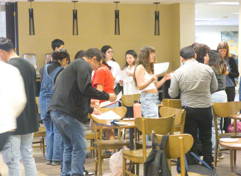Photo of many students mingling during the event