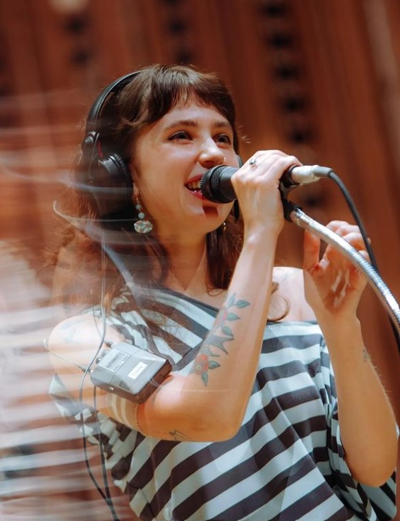 Clairo's 'Charm Tour:' a spellbinding night at Frost Amphitheater