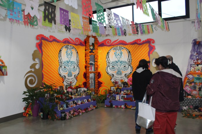 Photo of a large Offrenda Altar at the event