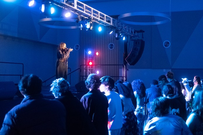 Picture of Amaria performing